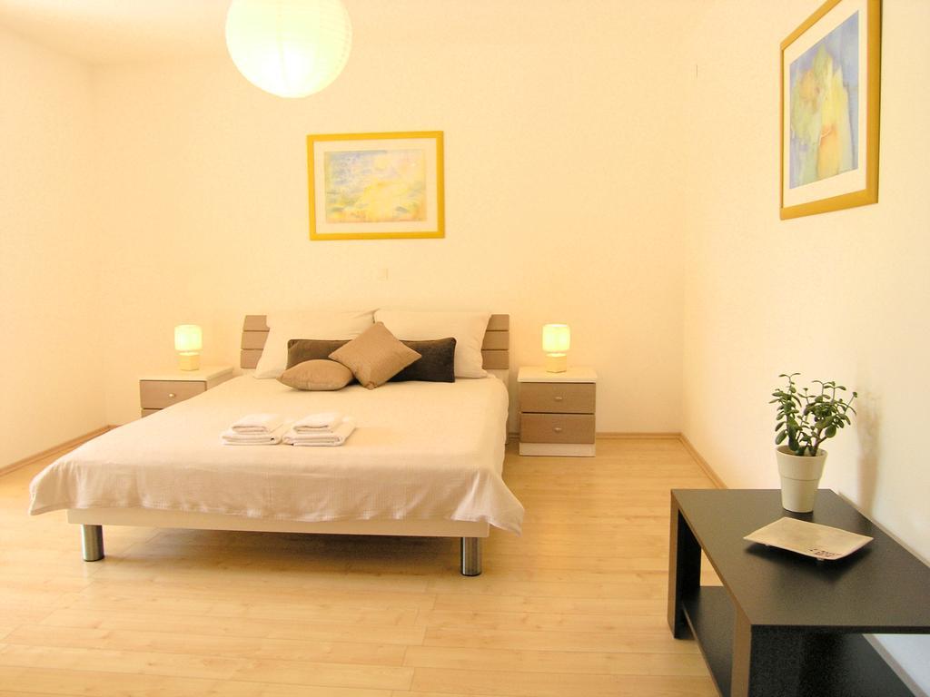 Apartments Dagmar Krk Town Exterior foto