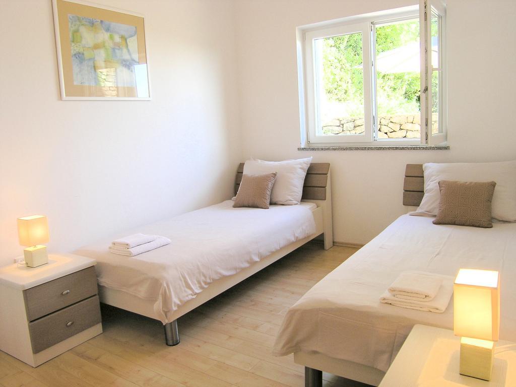 Apartments Dagmar Krk Town Exterior foto